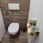 Laura Apartment *