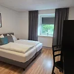 Laura Apartment *