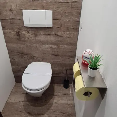 Laura Apartament *