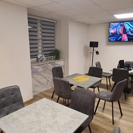 Laura יודנבורג