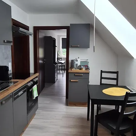 Laura יודנבורג