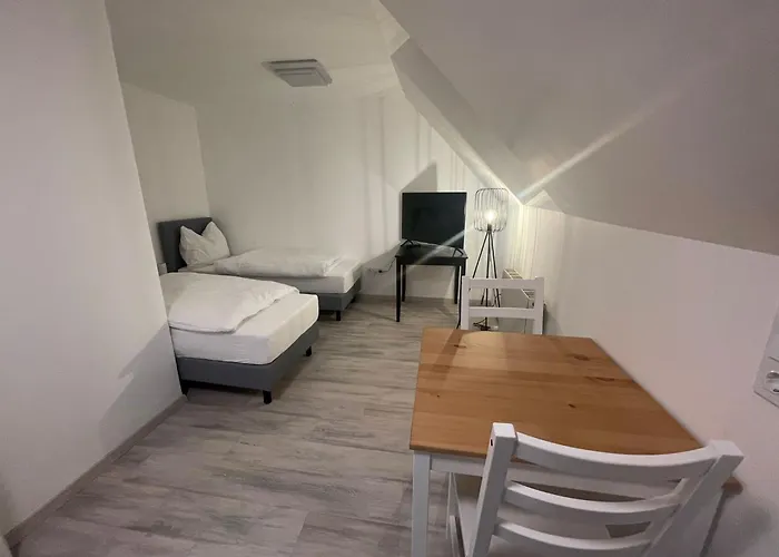 Laura * يودنبورغ