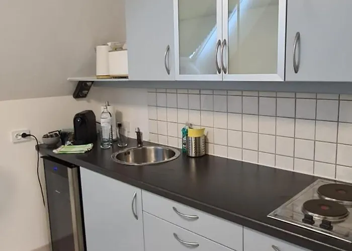 Laura * يودنبورغ